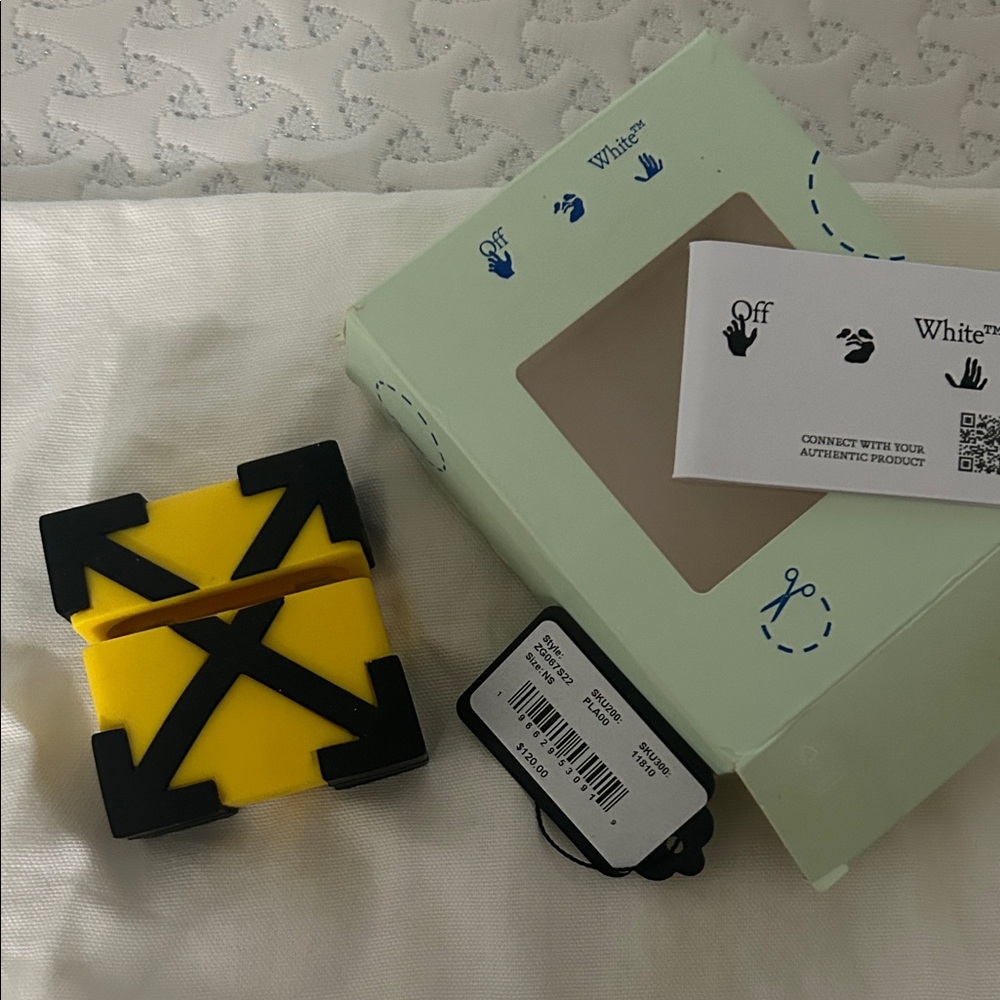 Off-White Yellow and Black Arrow Coasters